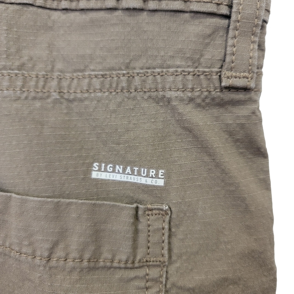 Signature by Levi Strauss Cargo Shorts Khaki Brown Neutral Pockets Men’s Size 40 - Picture 12 of 17